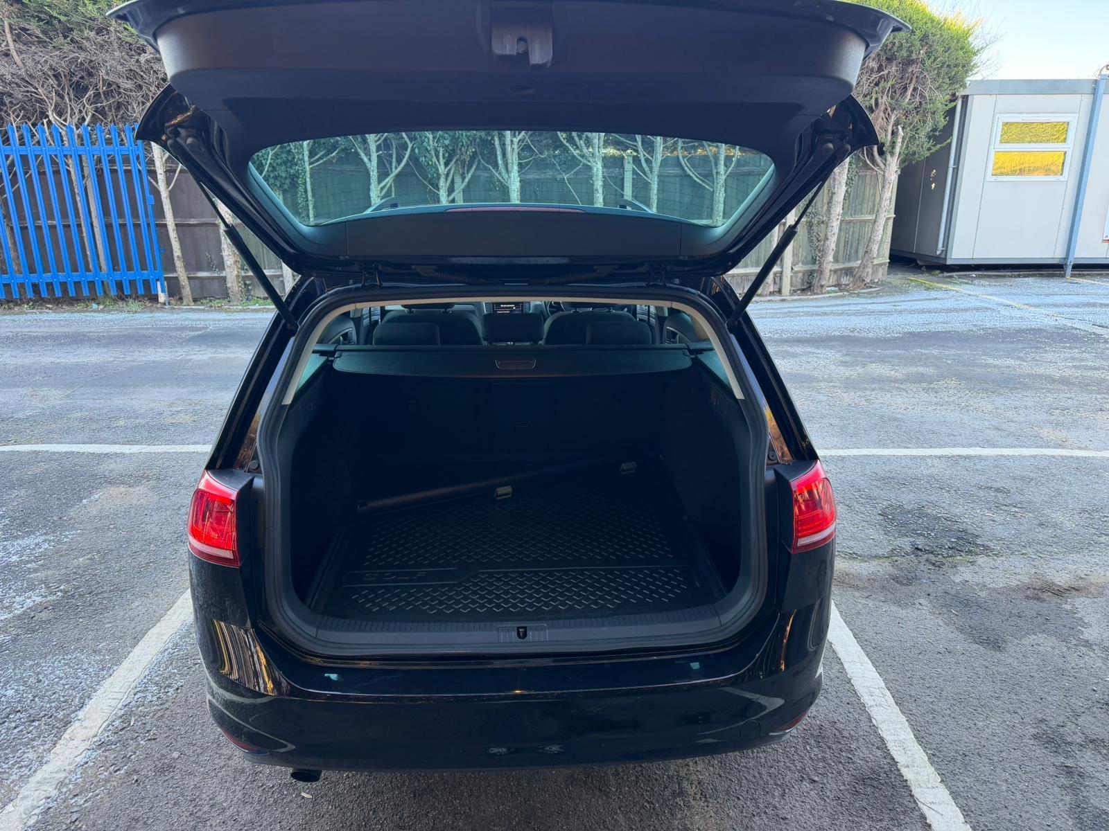 Volkswagen Golf 1.2 TSI BlueMotion Tech S Estate 5dr Petrol DSG Euro 5 (s/s) (105 ps)