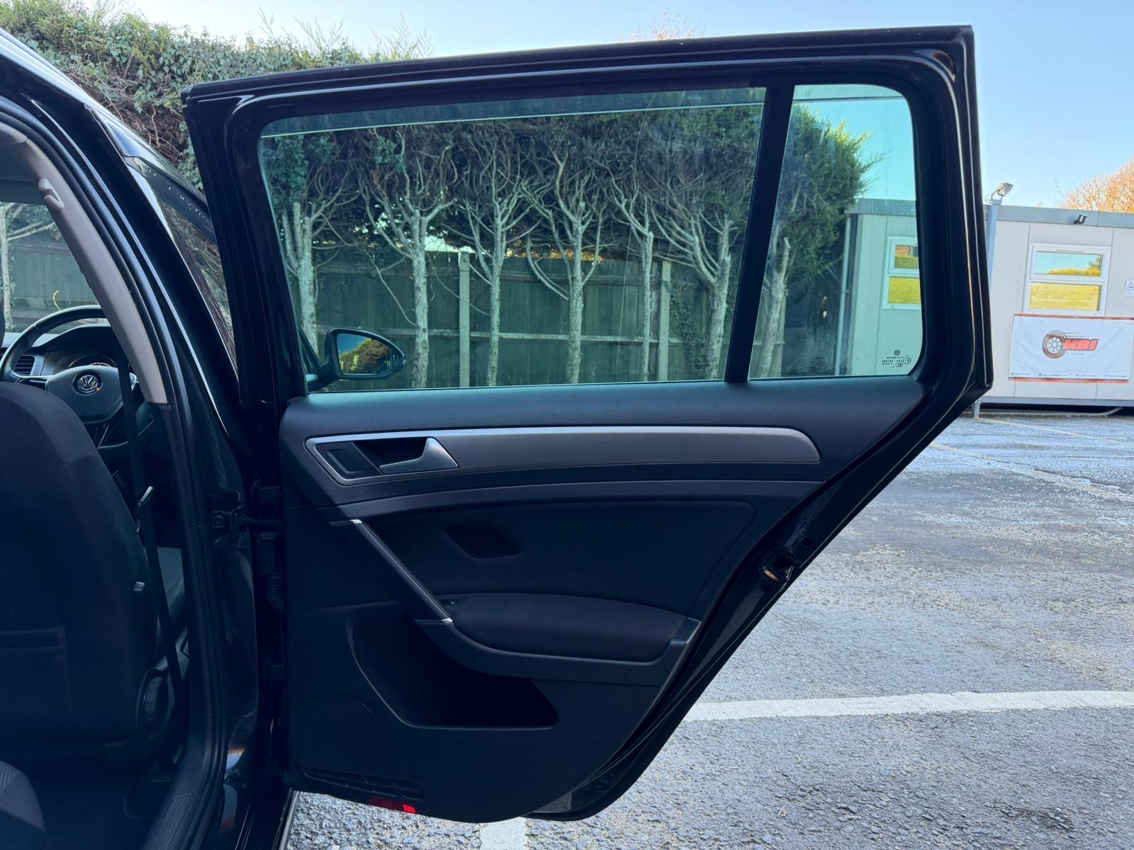 Volkswagen Golf 1.2 TSI BlueMotion Tech S Estate 5dr Petrol DSG Euro 5 (s/s) (105 ps)