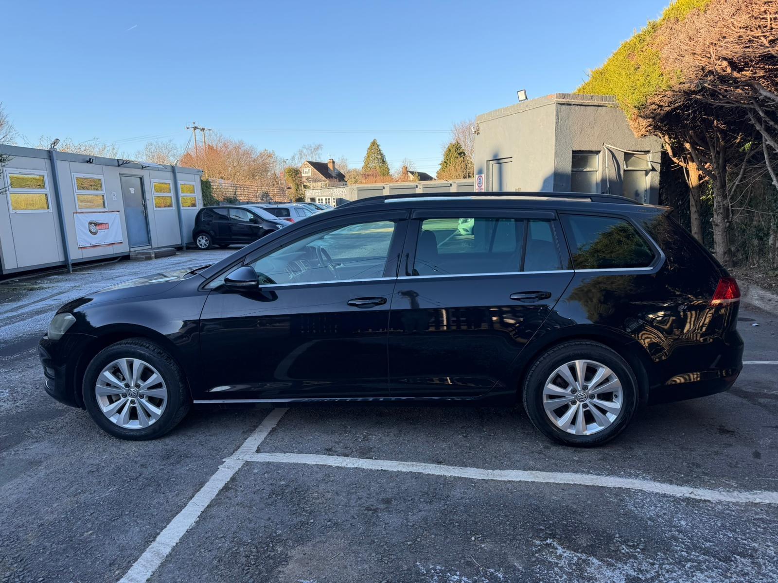 Volkswagen Golf 1.2 TSI BlueMotion Tech S Estate 5dr Petrol DSG Euro 5 (s/s) (105 ps)