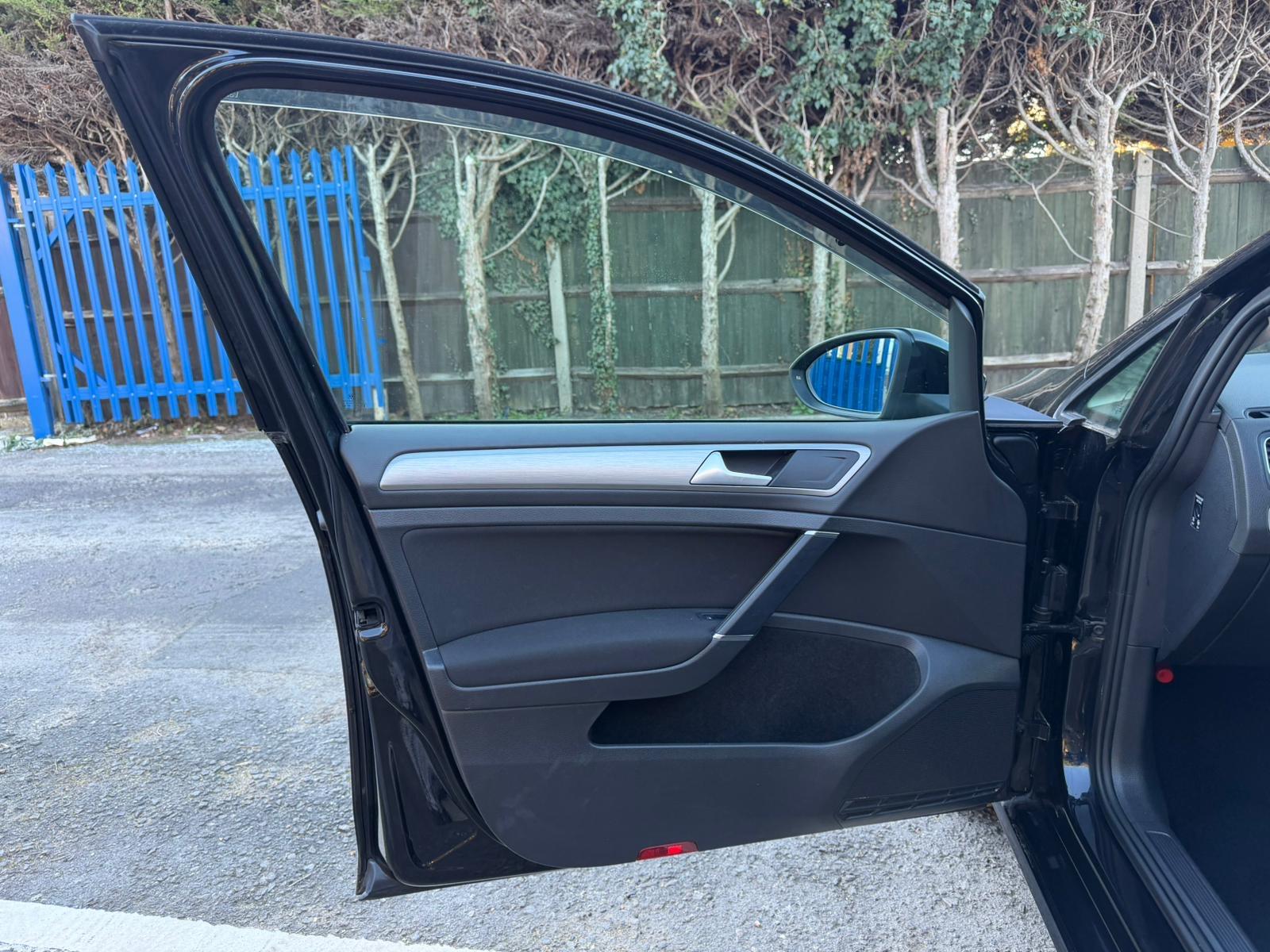 Volkswagen Golf 1.2 TSI BlueMotion Tech S Estate 5dr Petrol DSG Euro 5 (s/s) (105 ps)