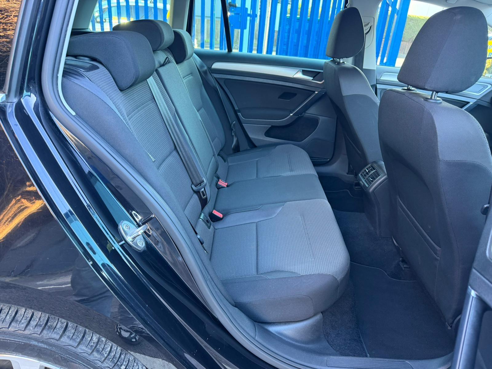 Volkswagen Golf 1.2 TSI BlueMotion Tech S Estate 5dr Petrol DSG Euro 5 (s/s) (105 ps)