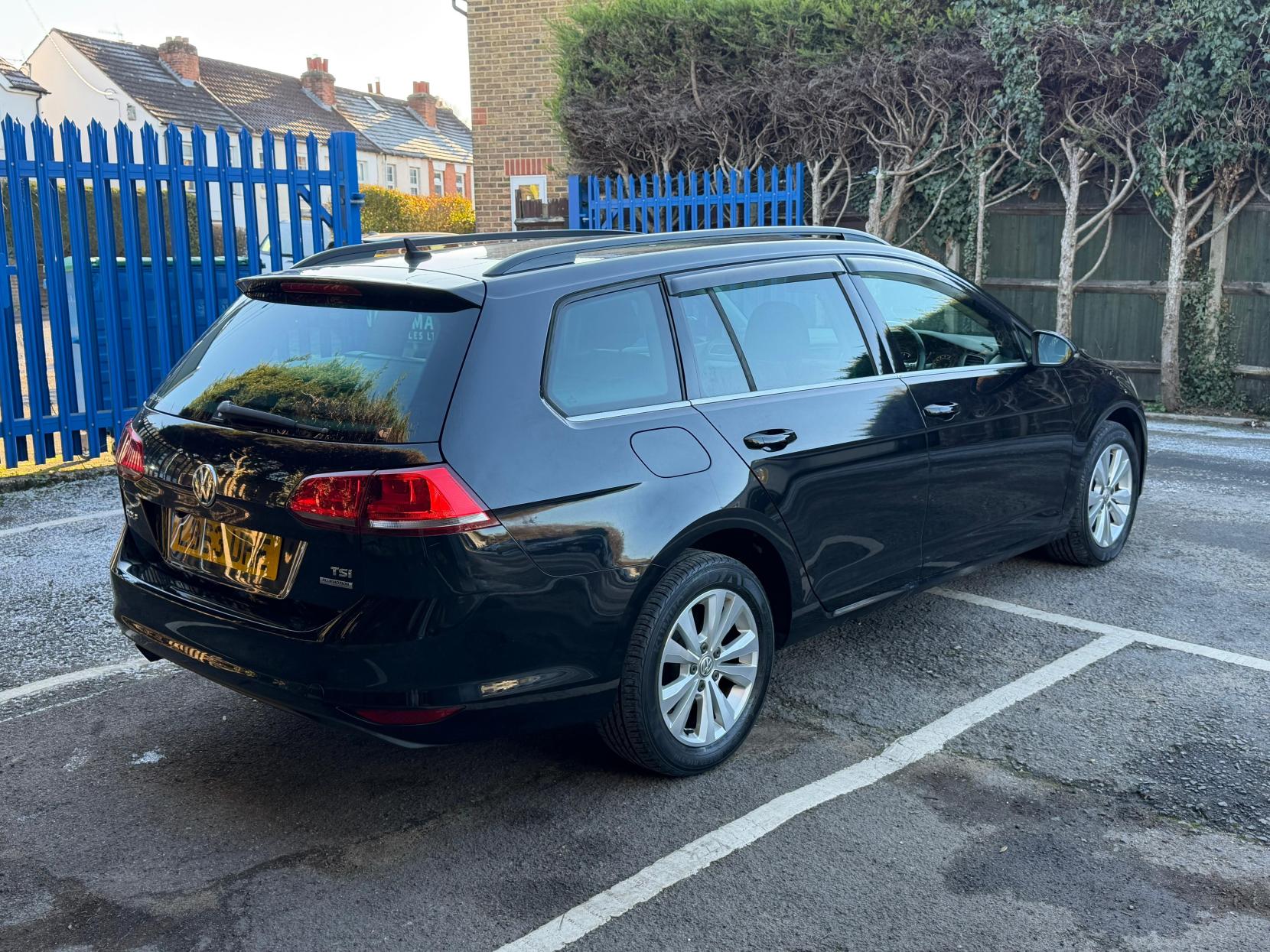 Volkswagen Golf 1.2 TSI BlueMotion Tech S Estate 5dr Petrol DSG Euro 5 (s/s) (105 ps)