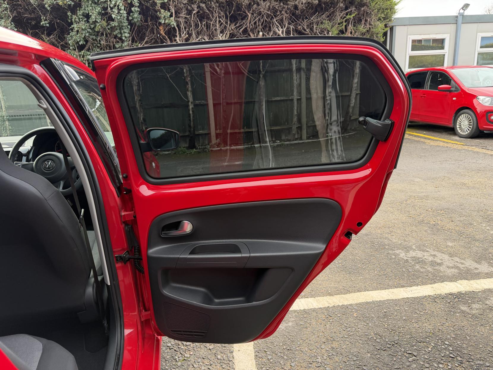 Volkswagen up! 1.0 High up! Hatchback 5dr Petrol ASG Euro 6 (75 ps)