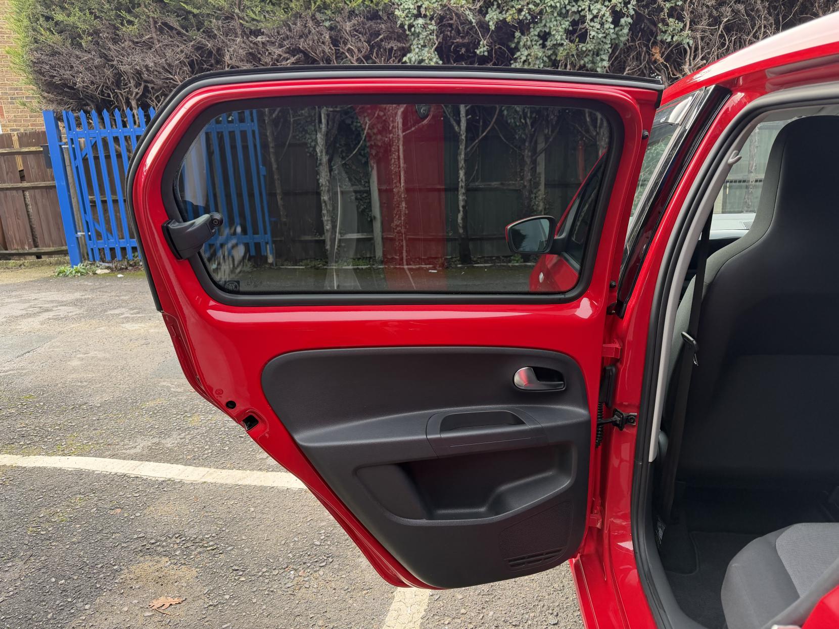 Volkswagen up! 1.0 High up! Hatchback 5dr Petrol ASG Euro 6 (75 ps)