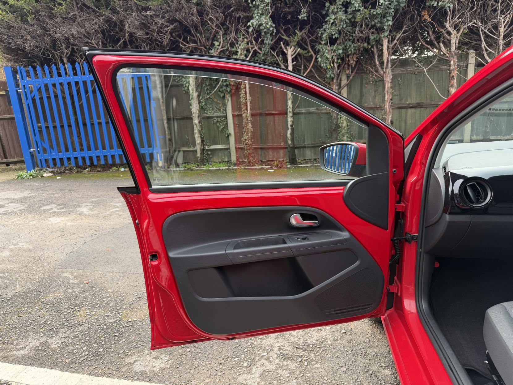 Volkswagen up! 1.0 High up! Hatchback 5dr Petrol ASG Euro 6 (75 ps)