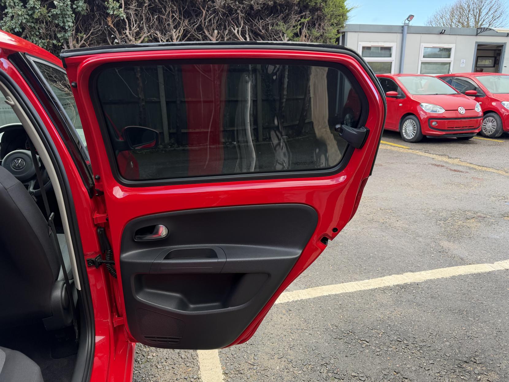 Volkswagen up! 1.0 High up! Hatchback 5dr Petrol ASG Euro 6 (75 ps)