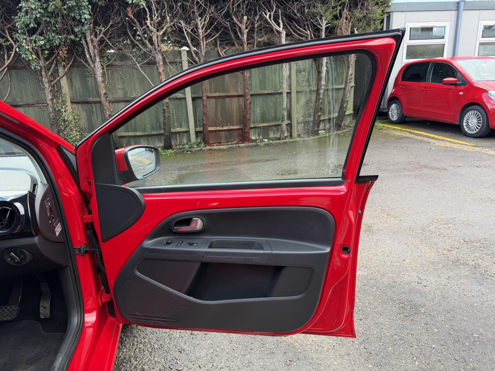 Volkswagen up! 1.0 High up! Hatchback 5dr Petrol ASG Euro 6 (75 ps)