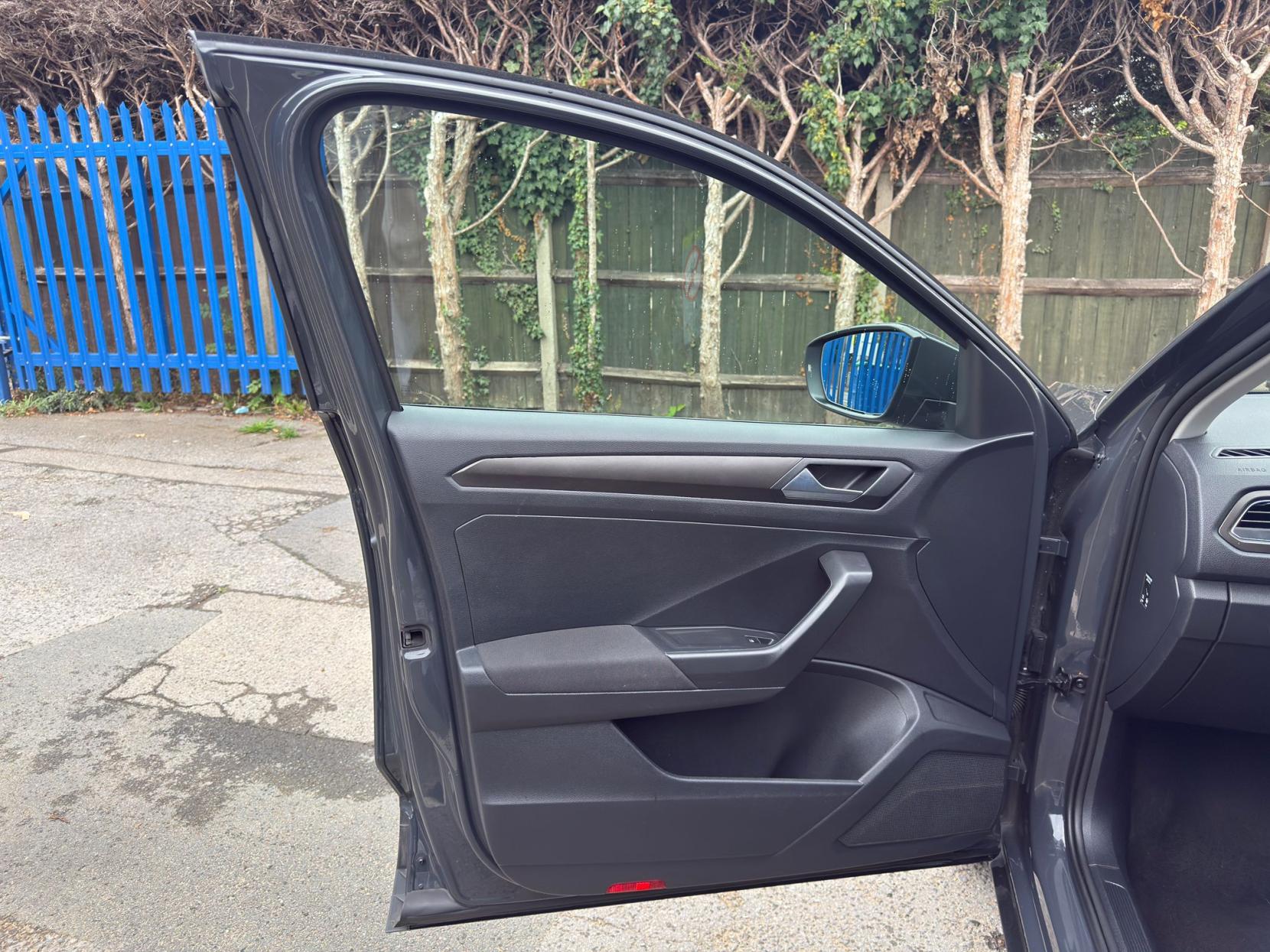 Volkswagen T-Roc 1.0 TSI GPF SE SUV 5dr Petrol Manual Euro 6 (s/s) (115 ps)