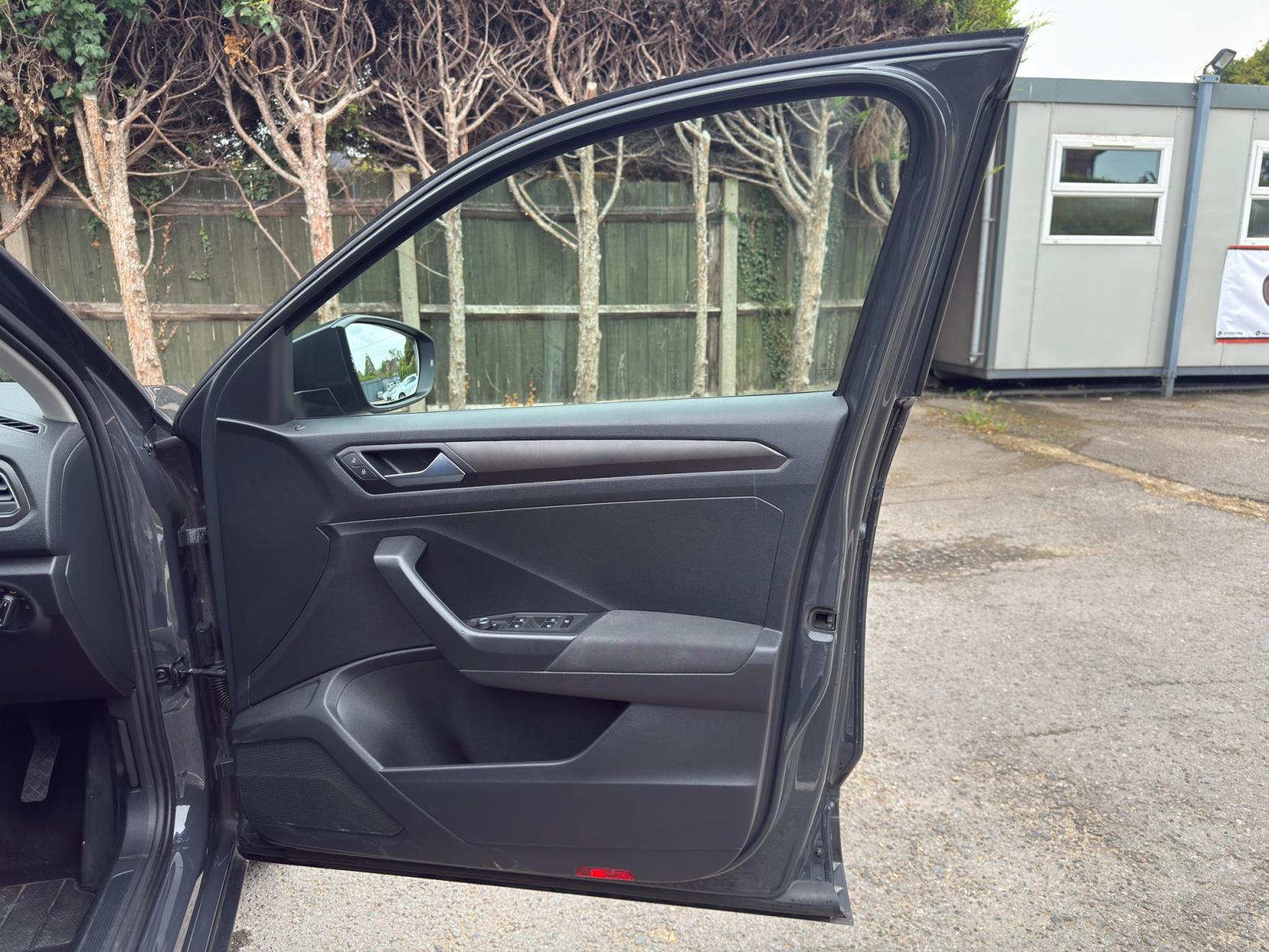 Volkswagen T-Roc 1.0 TSI GPF SE SUV 5dr Petrol Manual Euro 6 (s/s) (115 ps)