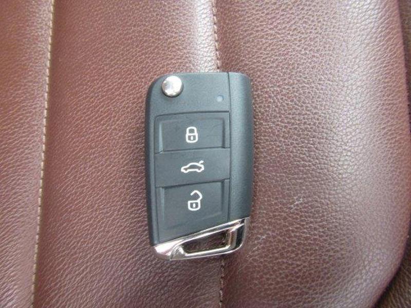 Volkswagen Golf 1.4 TSI BlueMotion Tech ACT GT Edition Hatchback 5dr Petrol DSG Euro 6 (s/s) (150 ps)