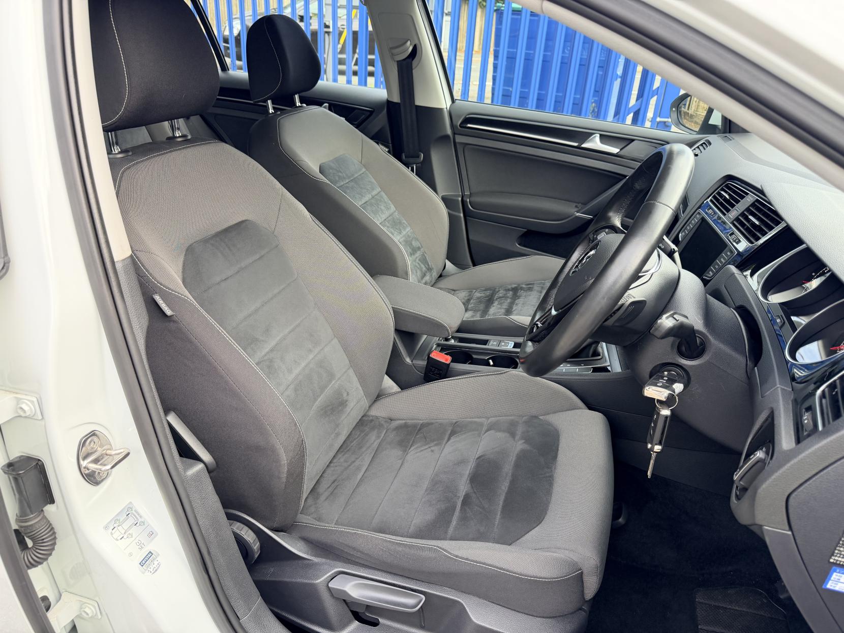 Volkswagen Golf 1.4 TSI BlueMotion Tech Match Edition Hatchback 5dr Petrol DSG Euro 6 (s/s) (125 ps)