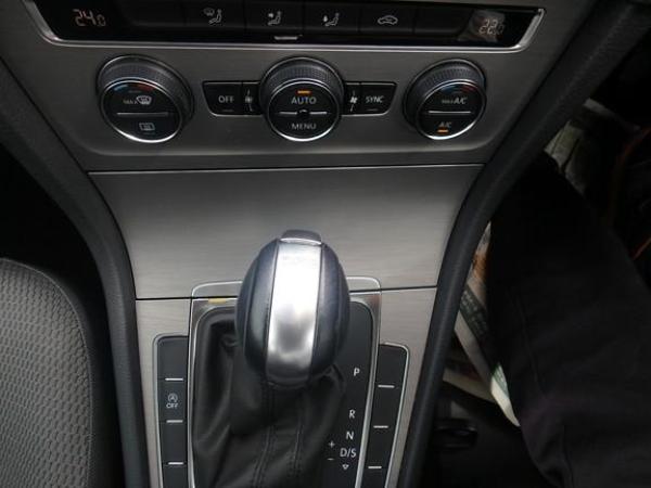 Volkswagen Golf 1.2 TSI BlueMotion Tech S Hatchback 5dr Petrol DSG Euro 5 (s/s) (105 ps)