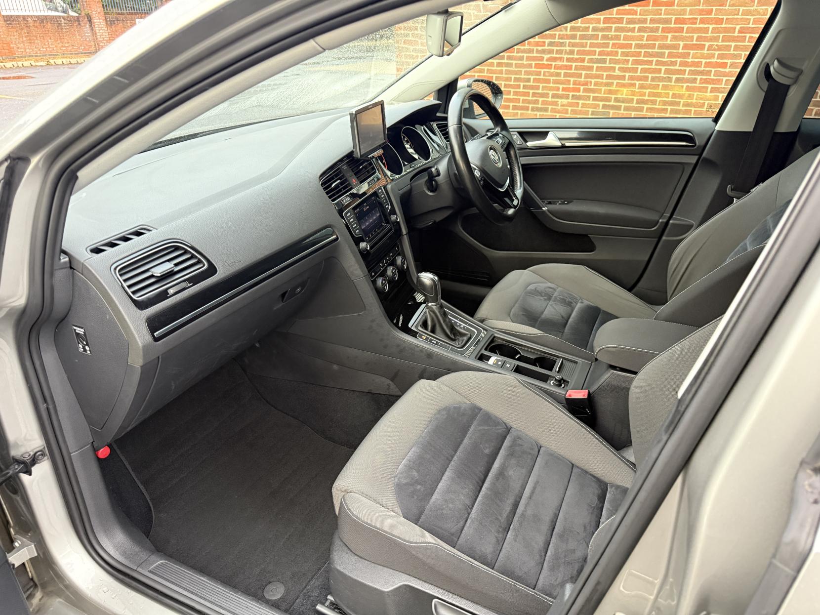 Volkswagen Golf 1.4 TSI BlueMotion Tech Match Hatchback 5dr Petrol DSG Euro 6 (s/s) (125 ps)