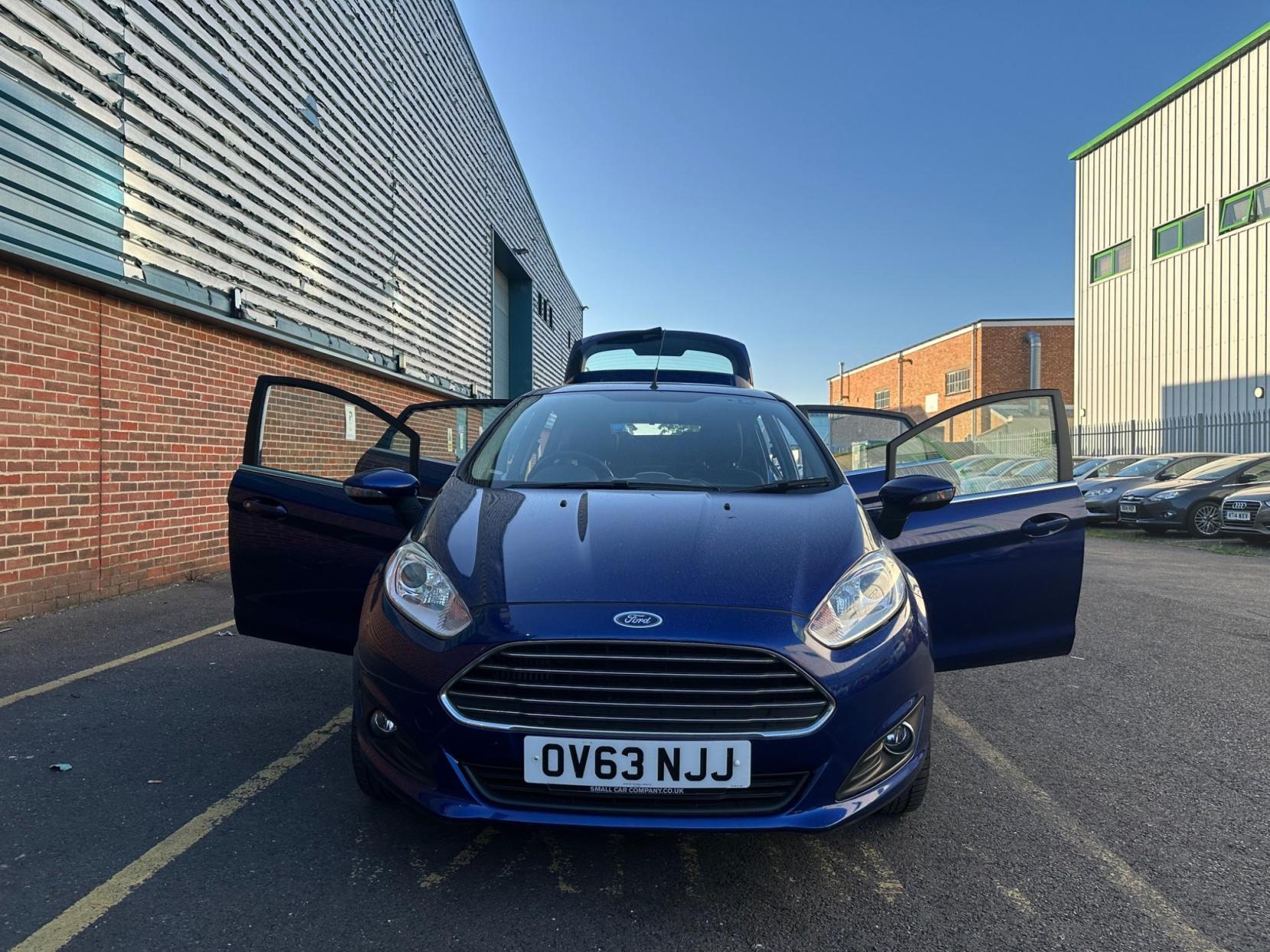 Ford Fiesta 1.0T EcoBoost Zetec Euro 5 (s/s) 5dr