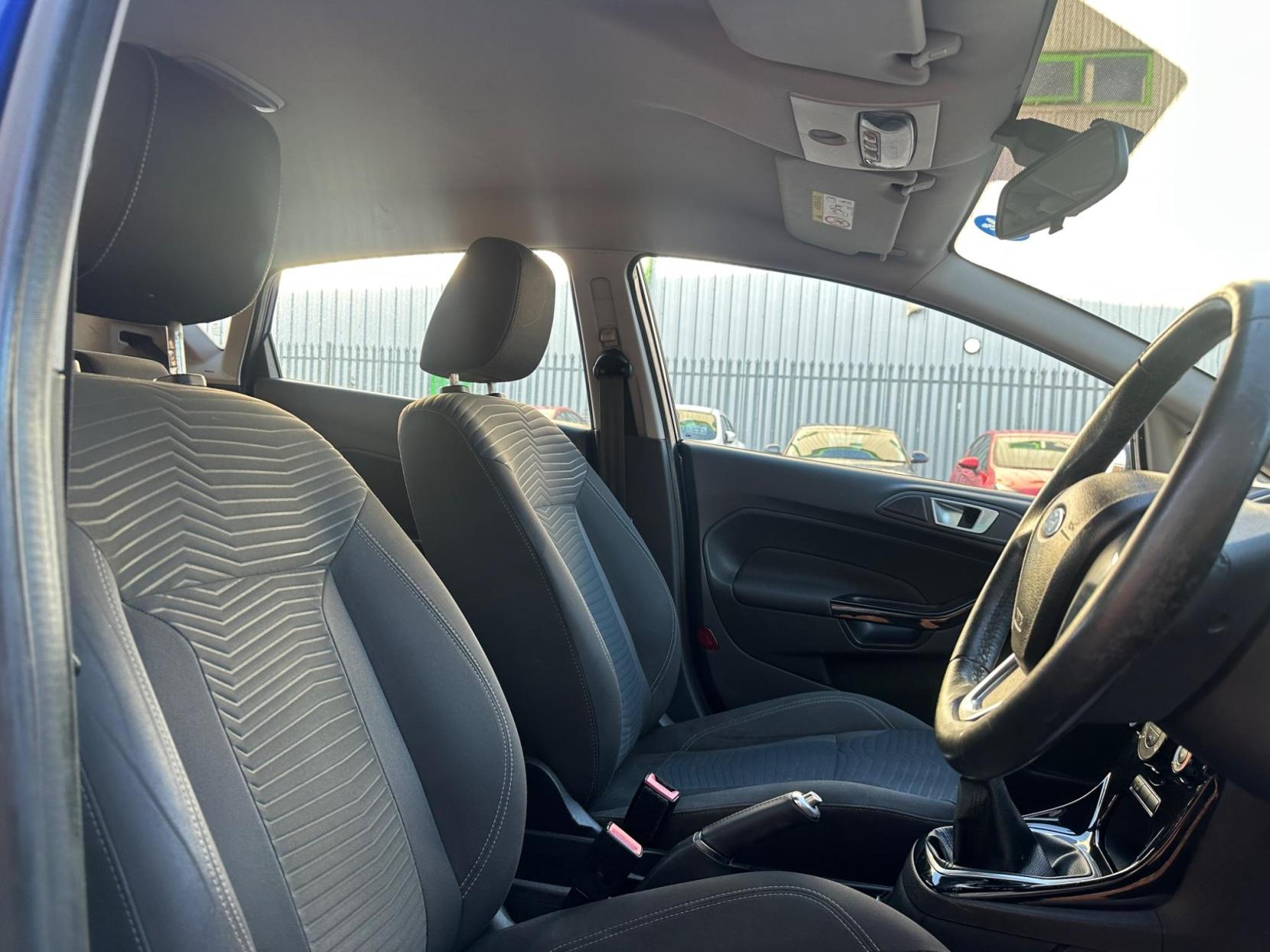 Ford Fiesta 1.0T EcoBoost Zetec Euro 5 (s/s) 5dr
