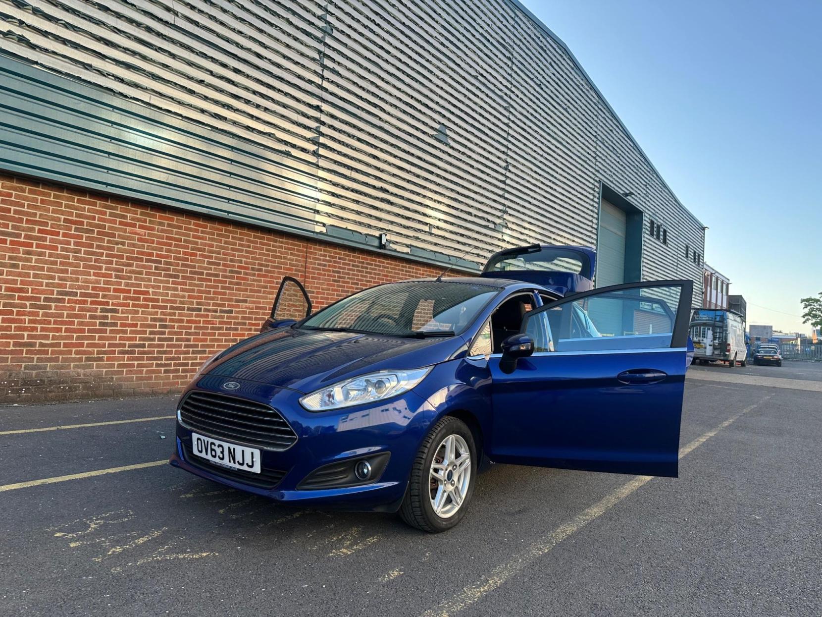 Ford Fiesta 1.0T EcoBoost Zetec Euro 5 (s/s) 5dr