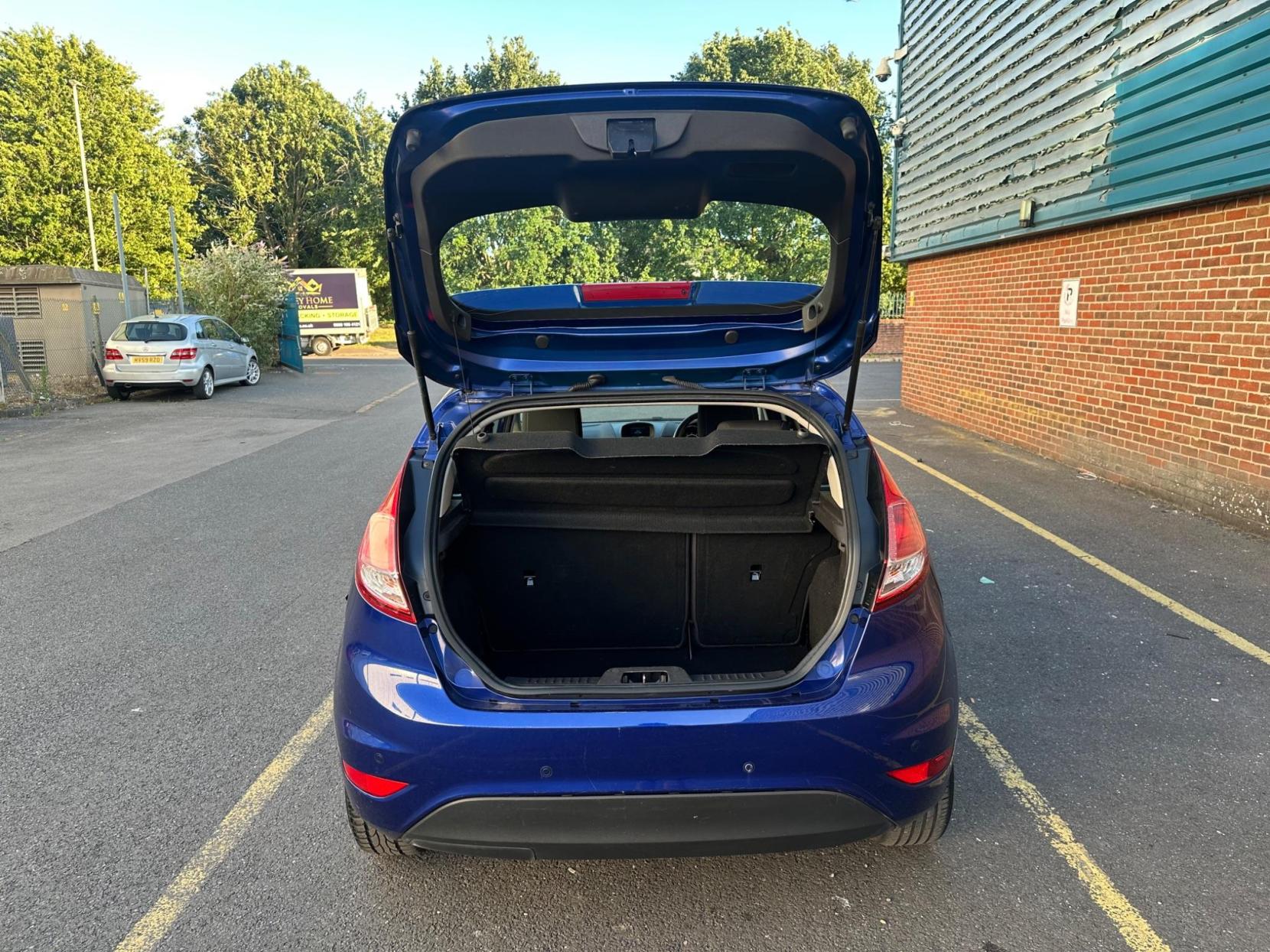 Ford Fiesta 1.0T EcoBoost Zetec Euro 5 (s/s) 5dr