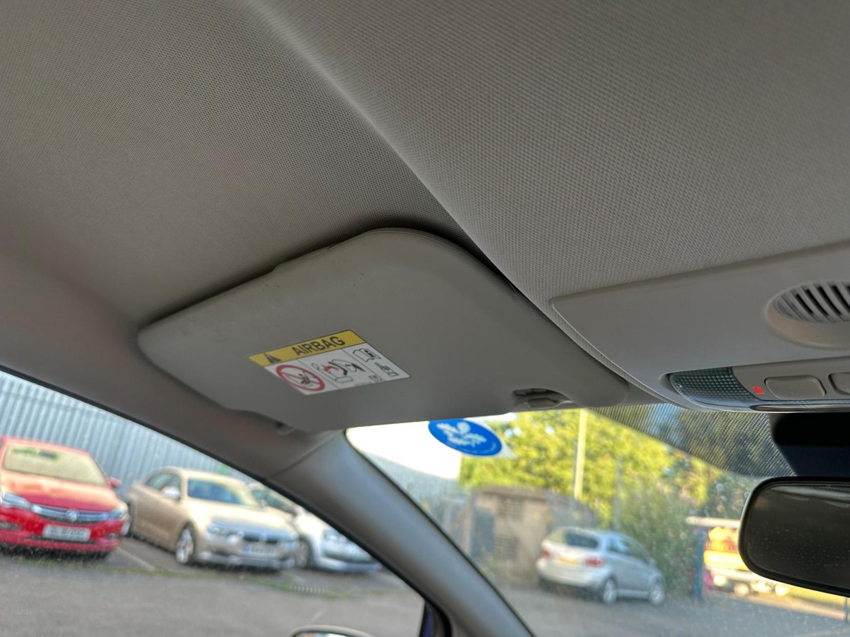 Ford Fiesta 1.0T EcoBoost Zetec Euro 5 (s/s) 5dr