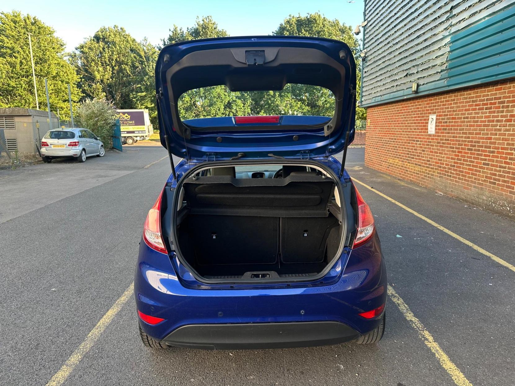 Ford Fiesta 1.0T EcoBoost Zetec Euro 5 (s/s) 5dr