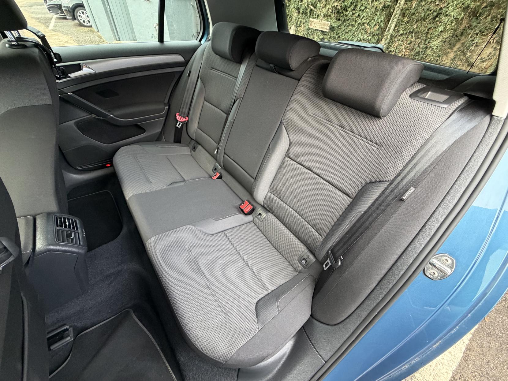 Volkswagen Golf 1.2 TSI BlueMotion Tech S Hatchback 5dr Petrol DSG Euro 5 (s/s) (105 ps)