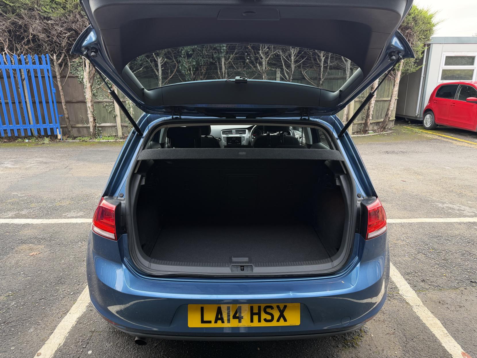 Volkswagen Golf 1.2 TSI BlueMotion Tech S Hatchback 5dr Petrol DSG Euro 5 (s/s) (105 ps)