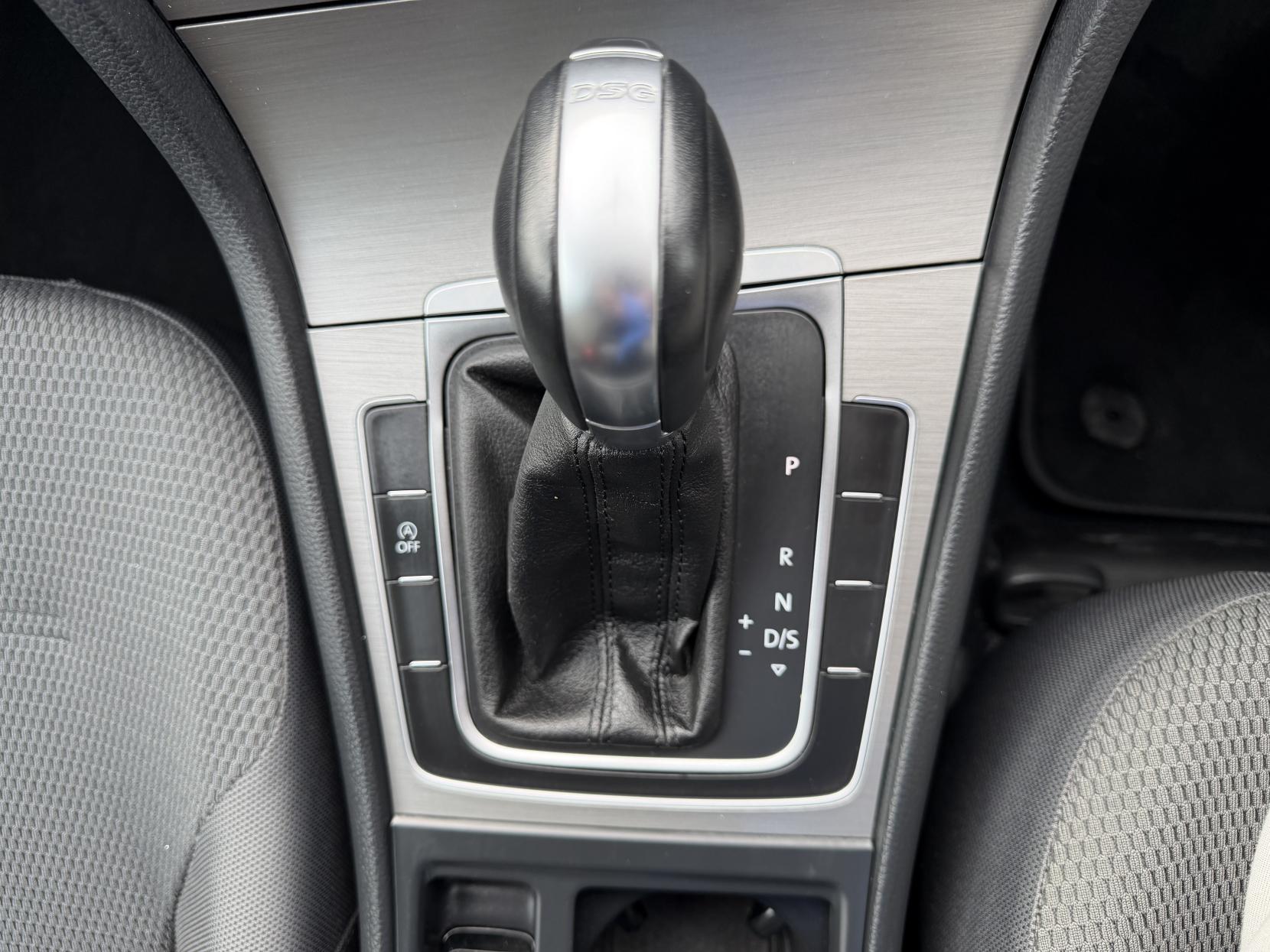 Volkswagen Golf 1.2 TSI BlueMotion Tech S Hatchback 5dr Petrol DSG Euro 5 (s/s) (105 ps)