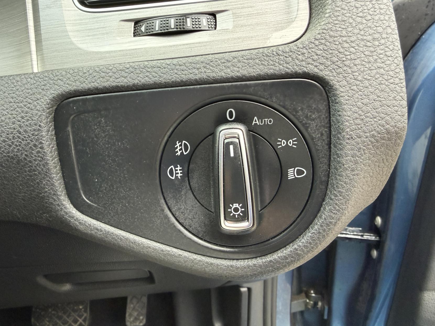 Volkswagen Golf 1.2 TSI BlueMotion Tech S Hatchback 5dr Petrol DSG Euro 5 (s/s) (105 ps)