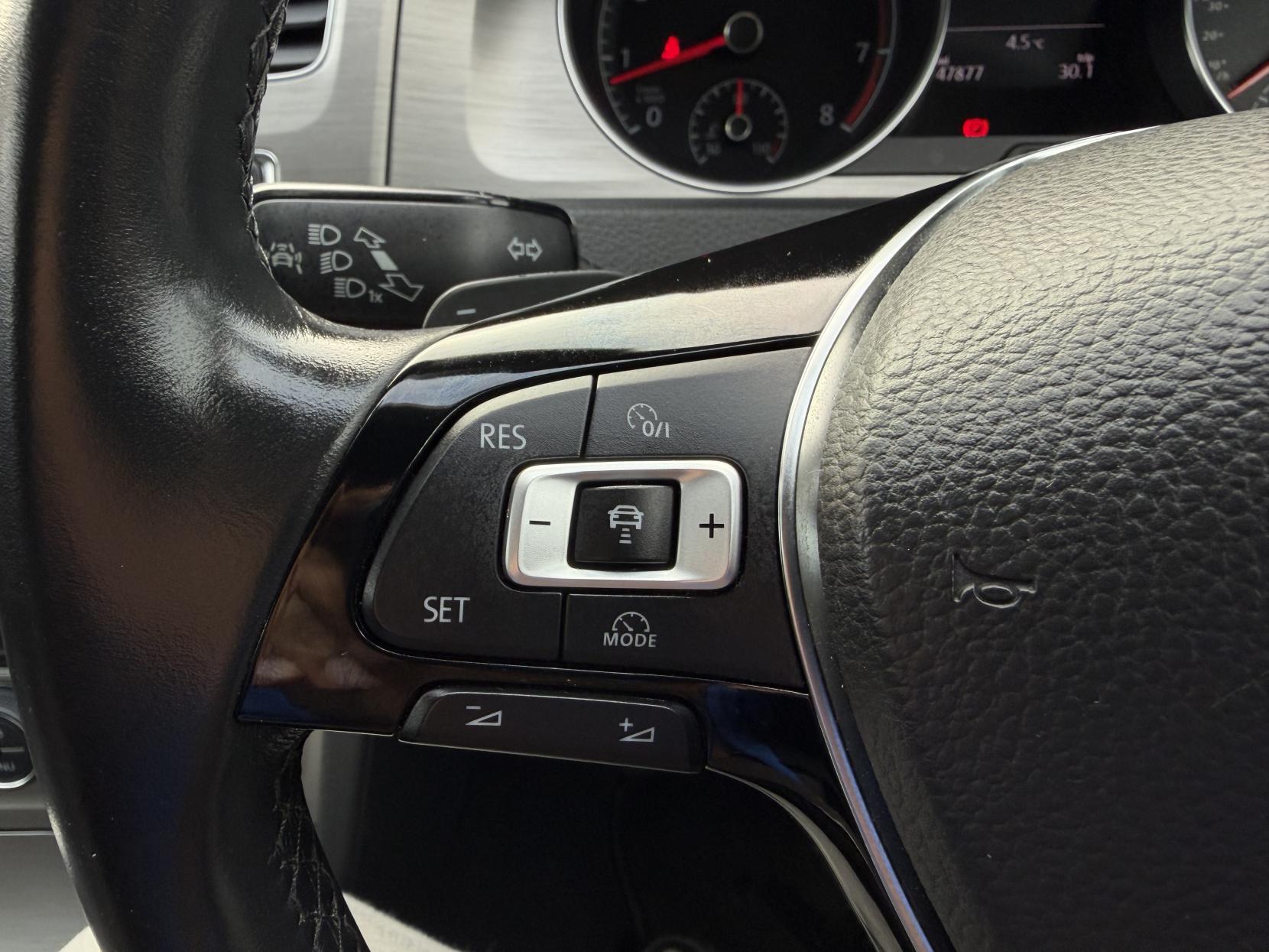 Volkswagen Golf 1.2 TSI BlueMotion Tech S Hatchback 5dr Petrol DSG Euro 5 (s/s) (105 ps)