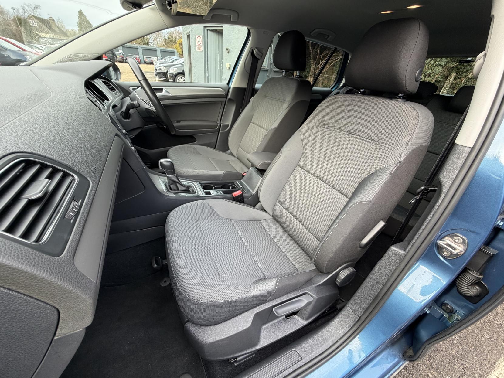 Volkswagen Golf 1.2 TSI BlueMotion Tech S Hatchback 5dr Petrol DSG Euro 5 (s/s) (105 ps)