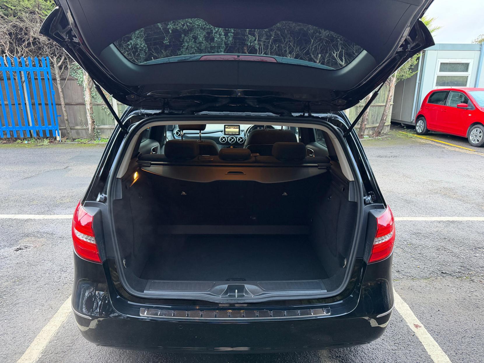 Mercedes-Benz B Class 1.6 B180 SE MPV 5dr Petrol 7G-DCT Euro 6 (s/s) (122 ps)