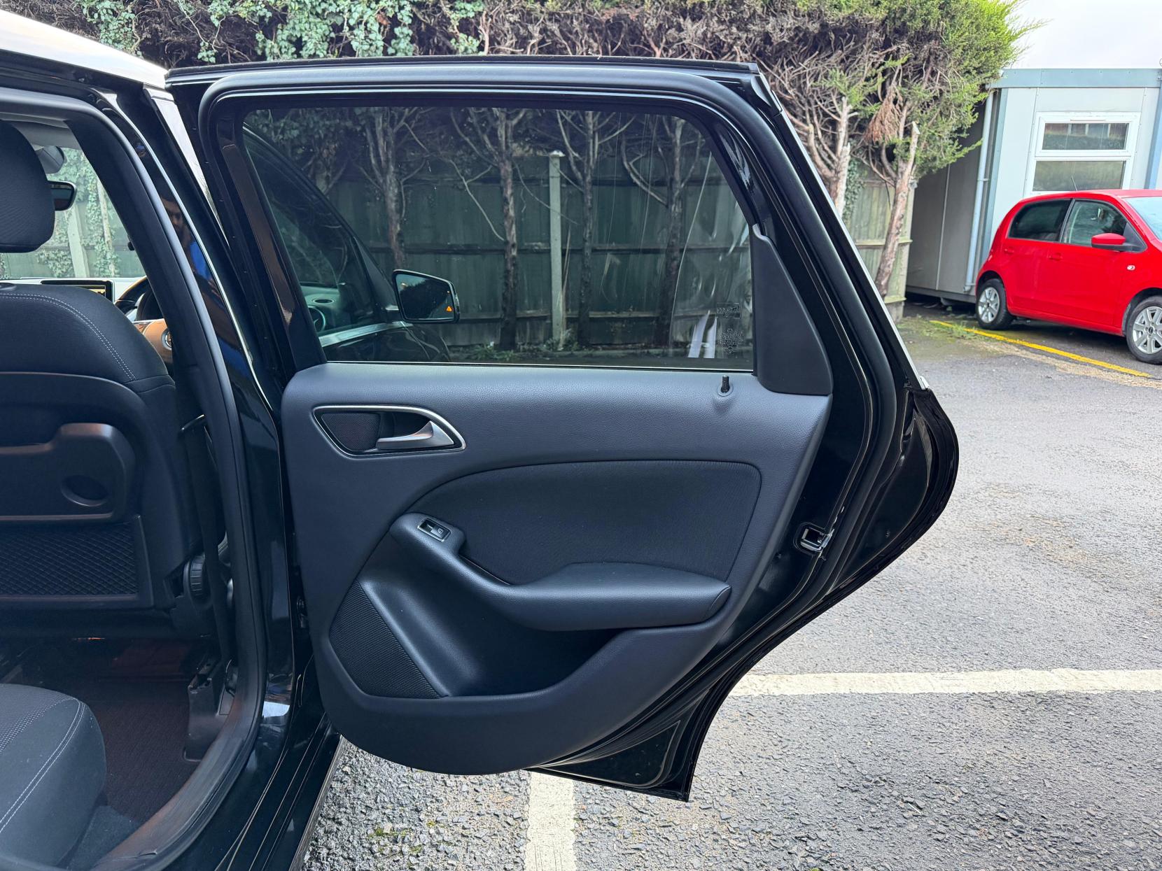 Mercedes-Benz B Class 1.6 B180 SE MPV 5dr Petrol 7G-DCT Euro 6 (s/s) (122 ps)