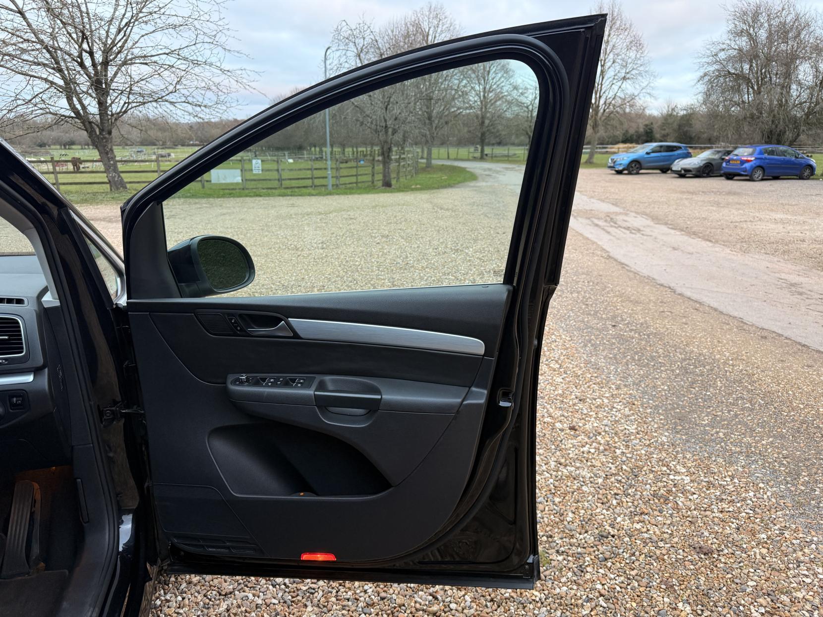 Volkswagen Sharan 1.4 TSI BlueMotion Tech SE MPV 5dr Petrol DSG Euro 5 (s/s) (150 ps)