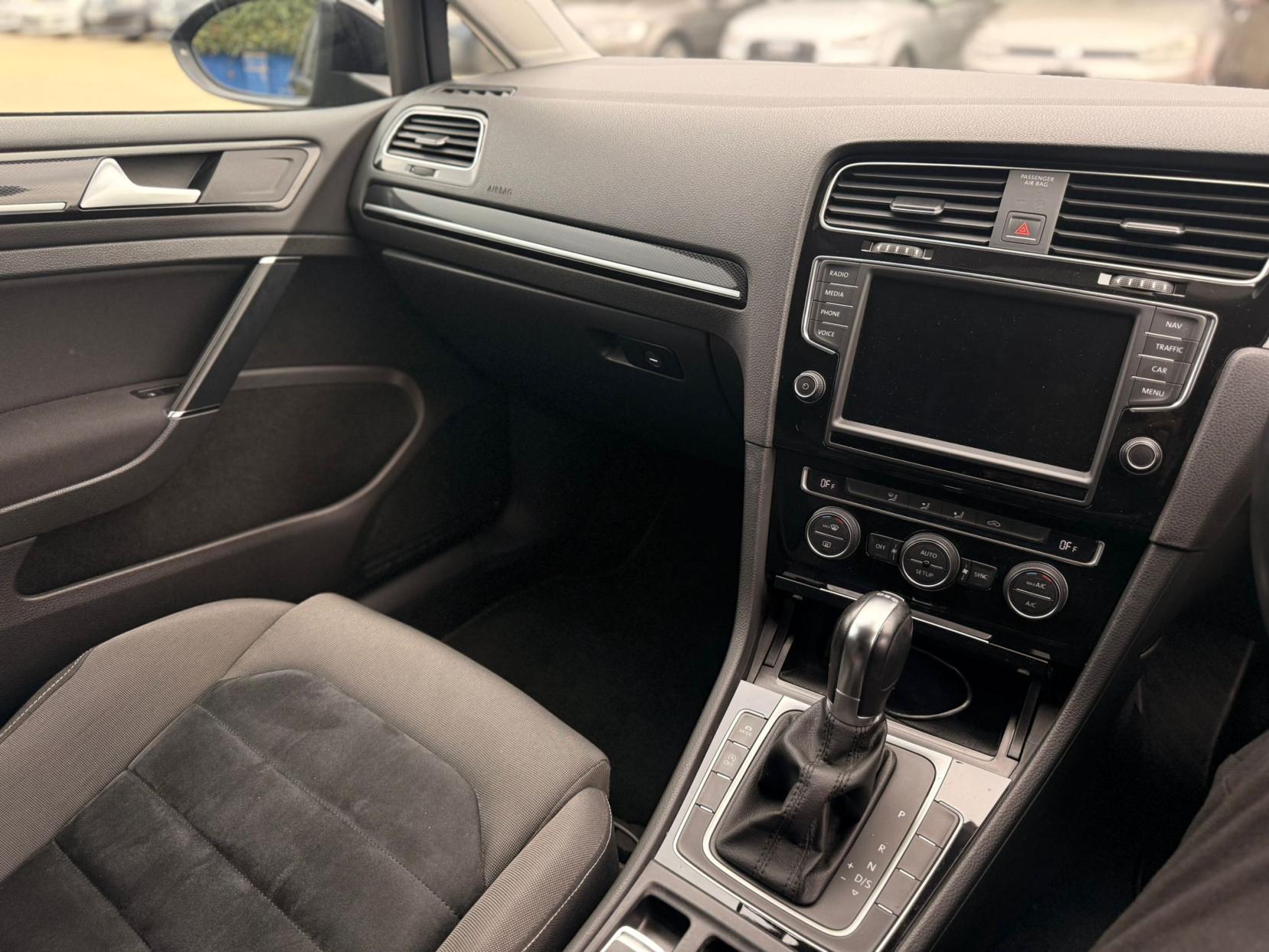 Volkswagen Golf 1.4 TSI BlueMotion Tech Match Hatchback 5dr Petrol DSG Euro 6 (s/s) (125 ps)