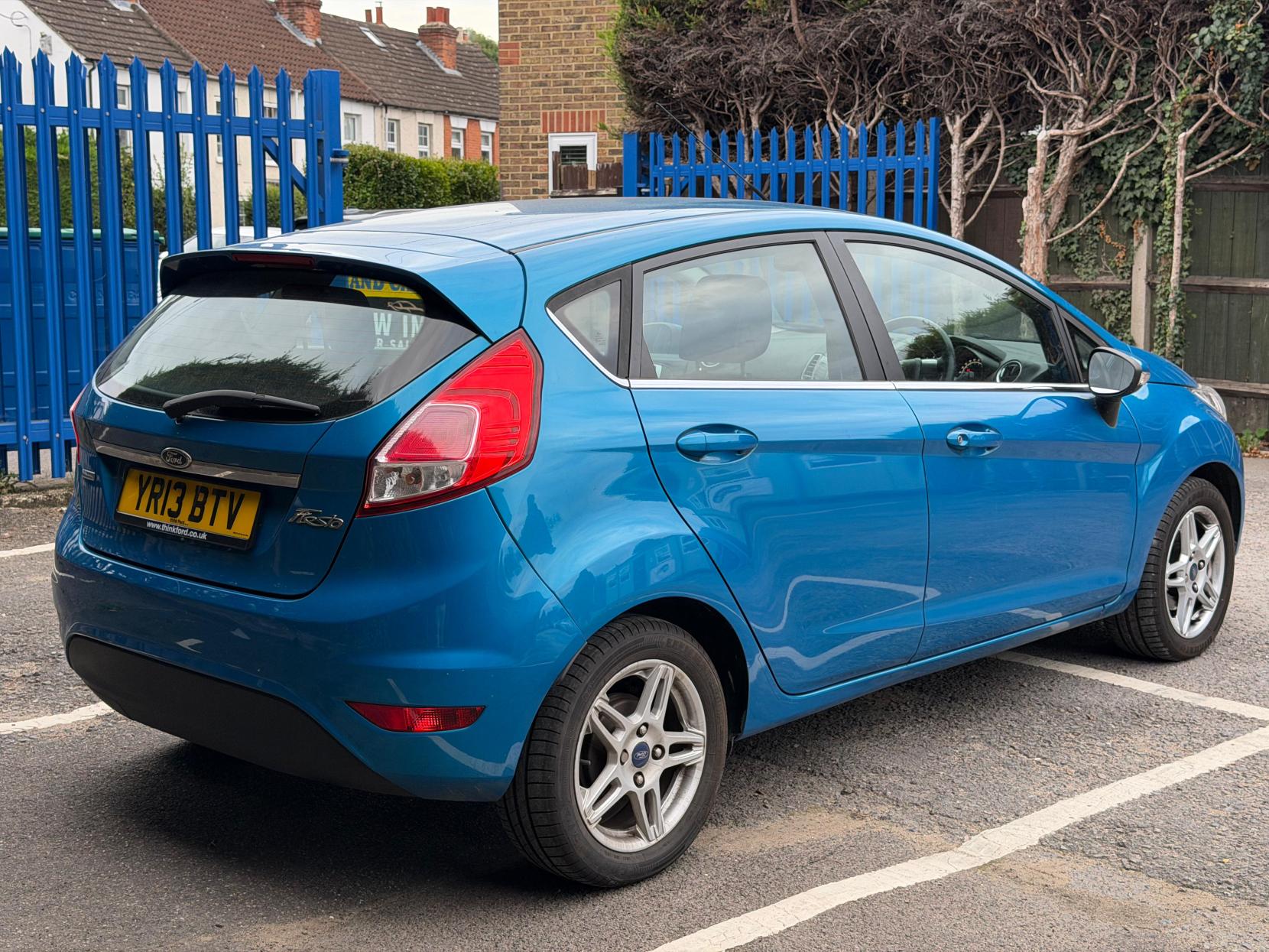 Ford Fiesta 1.0T EcoBoost Zetec Hatchback 5dr Petrol Manual Euro 5 (s/s) (100 ps)