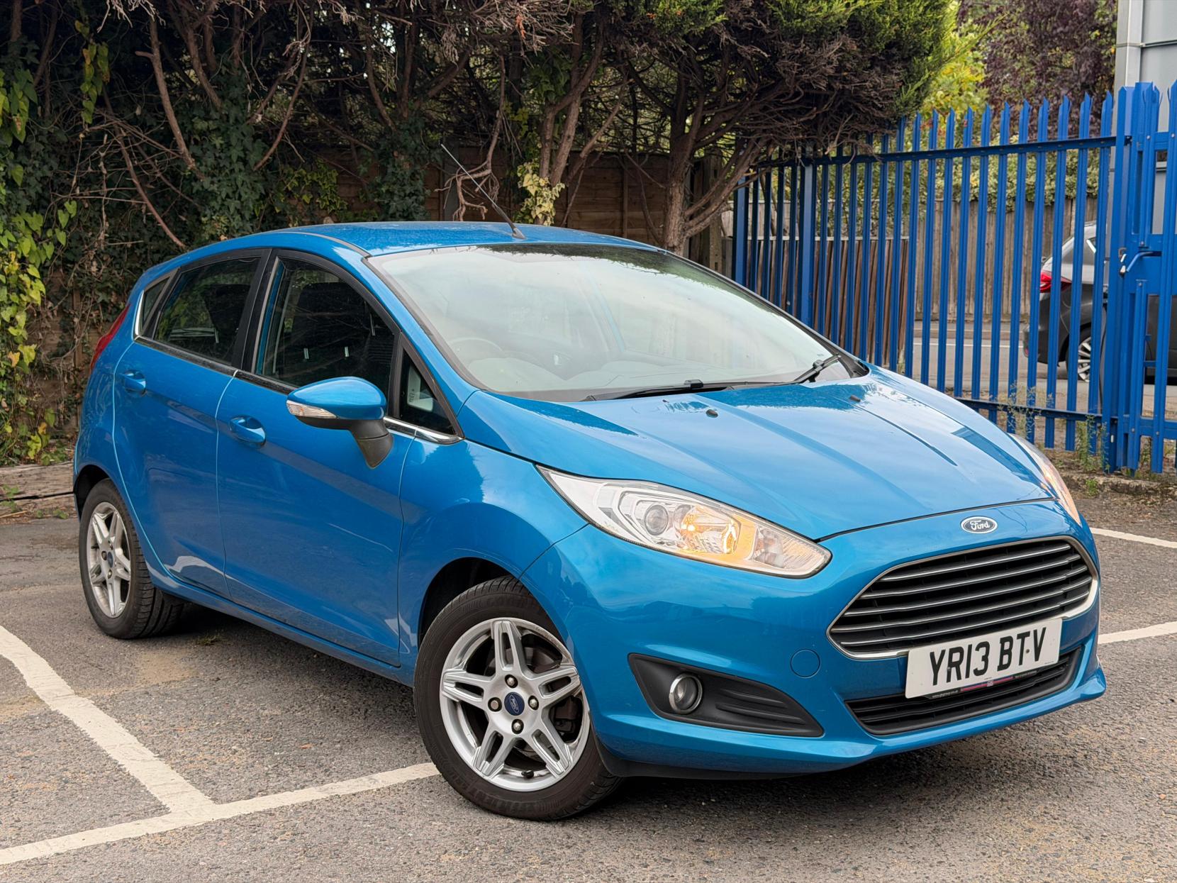 Ford Fiesta 1.0T EcoBoost Zetec Hatchback 5dr Petrol Manual Euro 5 (s/s) (100 ps)