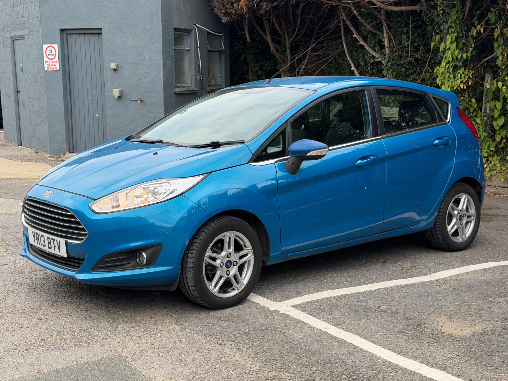 Ford Fiesta 1.0T EcoBoost Zetec Hatchback 5dr Petrol Manual Euro 5 (s/s) (100 ps)