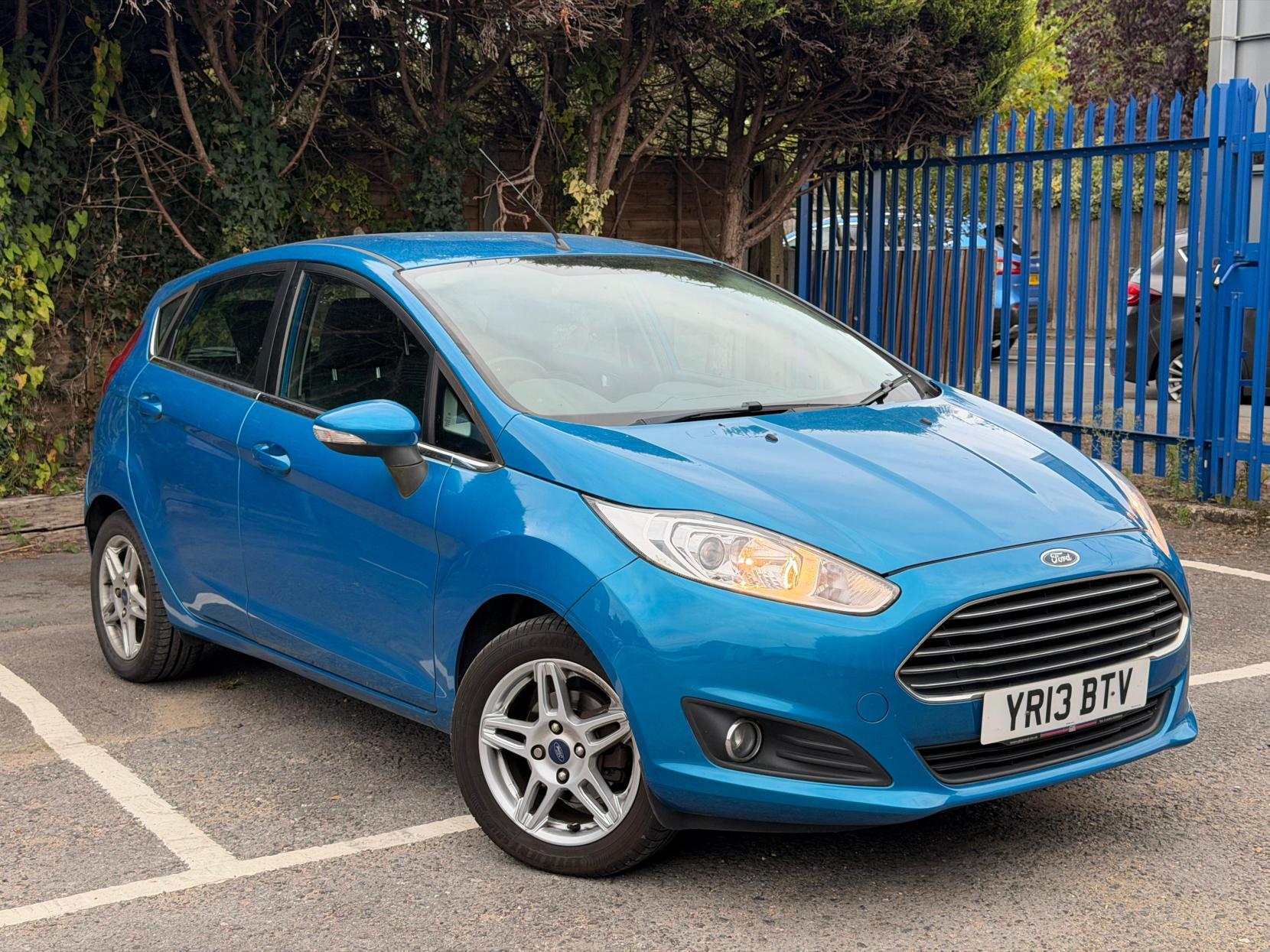 Ford Fiesta 1.0T EcoBoost Zetec Hatchback 5dr Petrol Manual Euro 5 (s/s) (100 ps)
