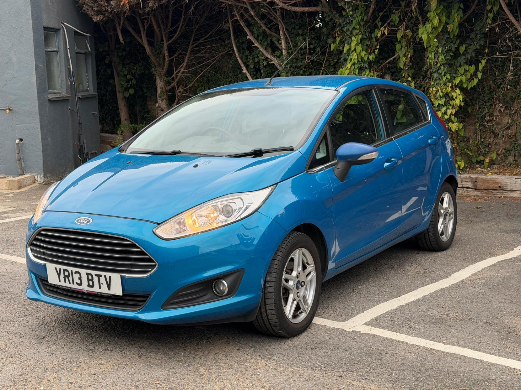 Ford Fiesta 1.0T EcoBoost Zetec Hatchback 5dr Petrol Manual Euro 5 (s/s) (100 ps)