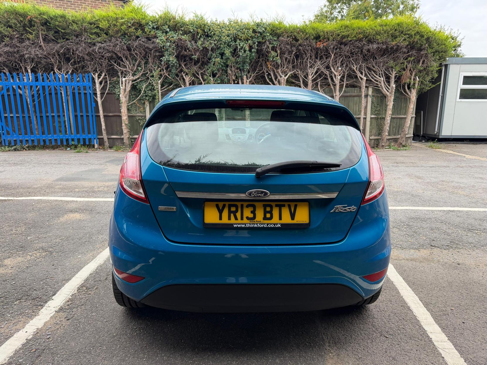 Ford Fiesta 1.0T EcoBoost Zetec Hatchback 5dr Petrol Manual Euro 5 (s/s) (100 ps)
