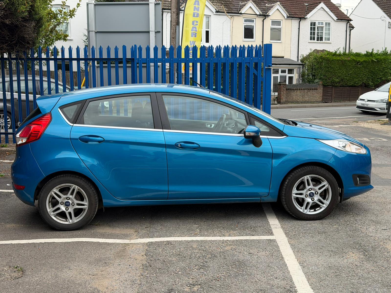 Ford Fiesta 1.0T EcoBoost Zetec Hatchback 5dr Petrol Manual Euro 5 (s/s) (100 ps)
