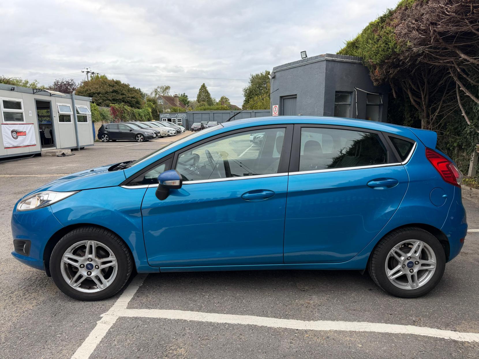 Ford Fiesta 1.0T EcoBoost Zetec Hatchback 5dr Petrol Manual Euro 5 (s/s) (100 ps)