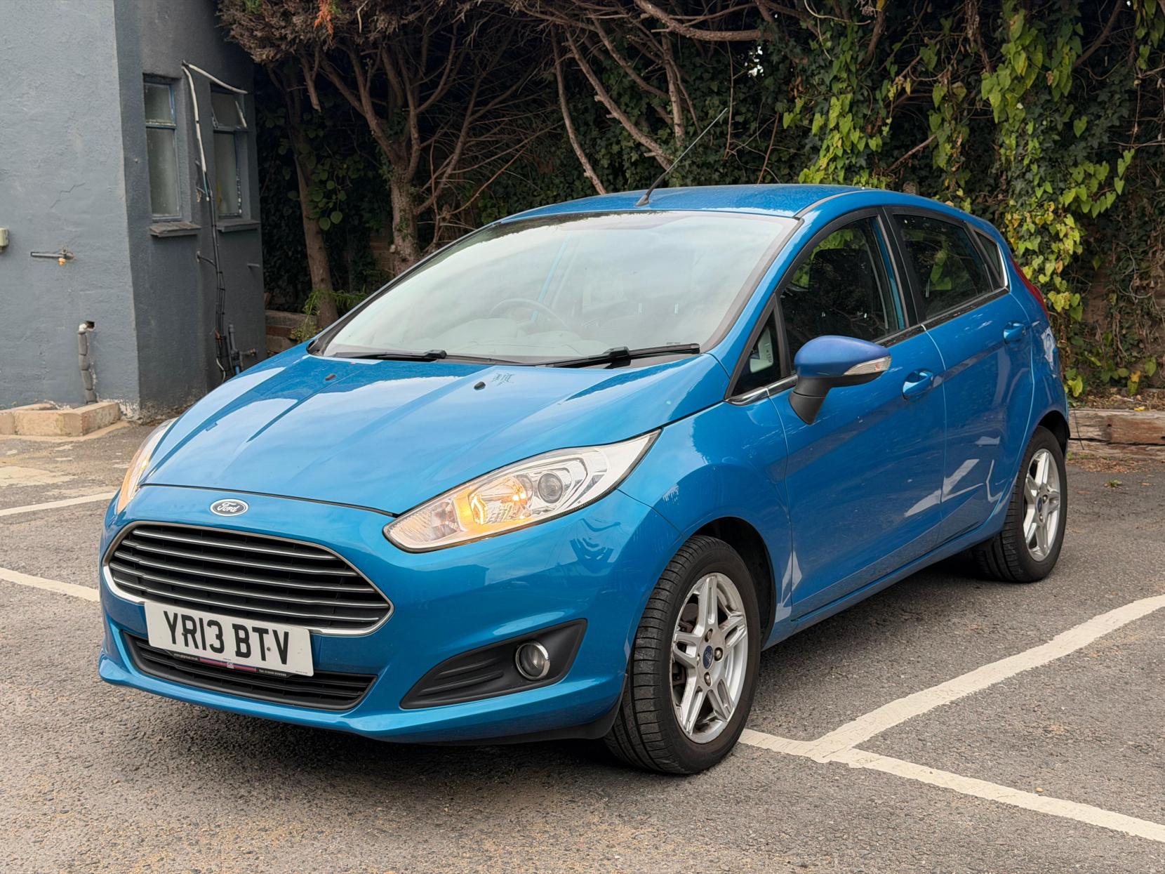Ford Fiesta 1.0T EcoBoost Zetec Hatchback 5dr Petrol Manual Euro 5 (s/s) (100 ps)