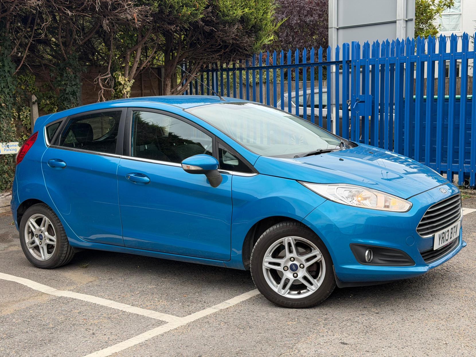 Ford Fiesta 1.0T EcoBoost Zetec Hatchback 5dr Petrol Manual Euro 5 (s/s) (100 ps)