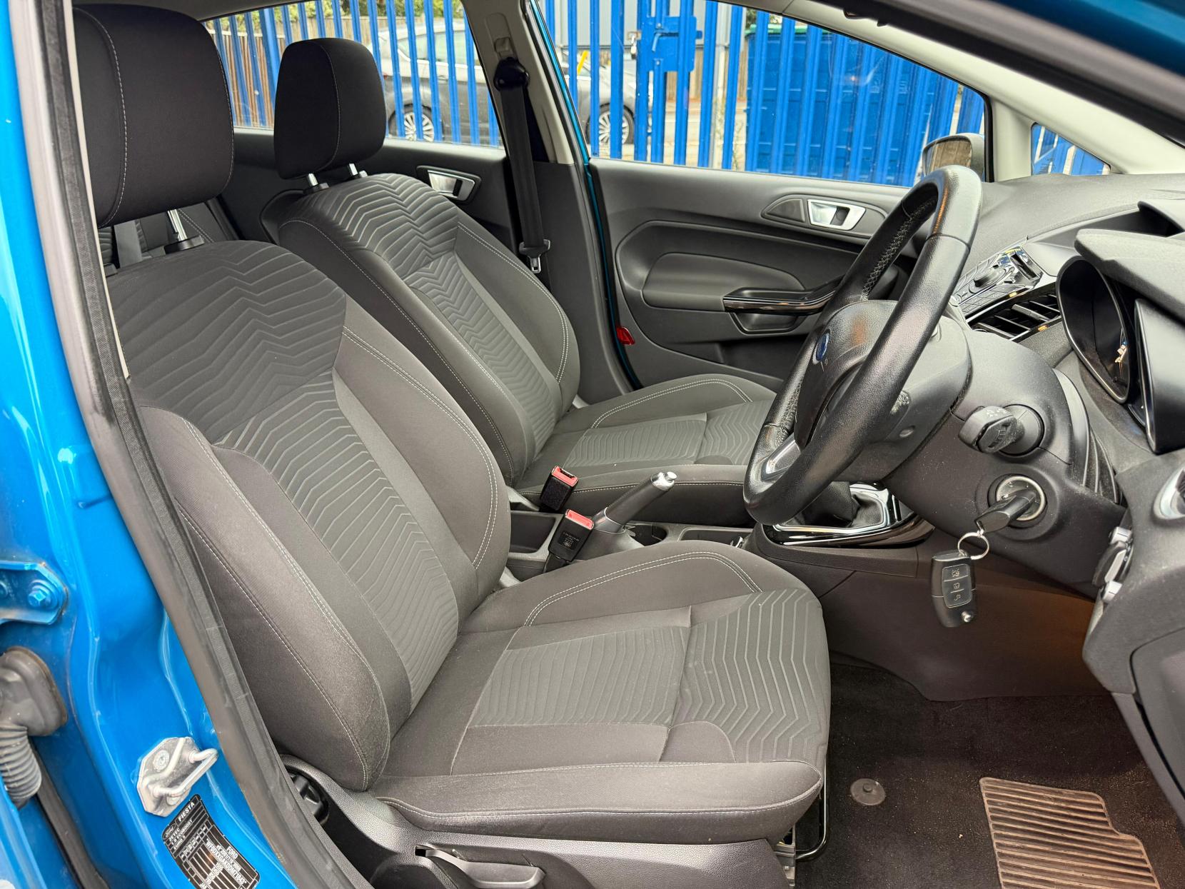 Ford Fiesta 1.0T EcoBoost Zetec Hatchback 5dr Petrol Manual Euro 5 (s/s) (100 ps)