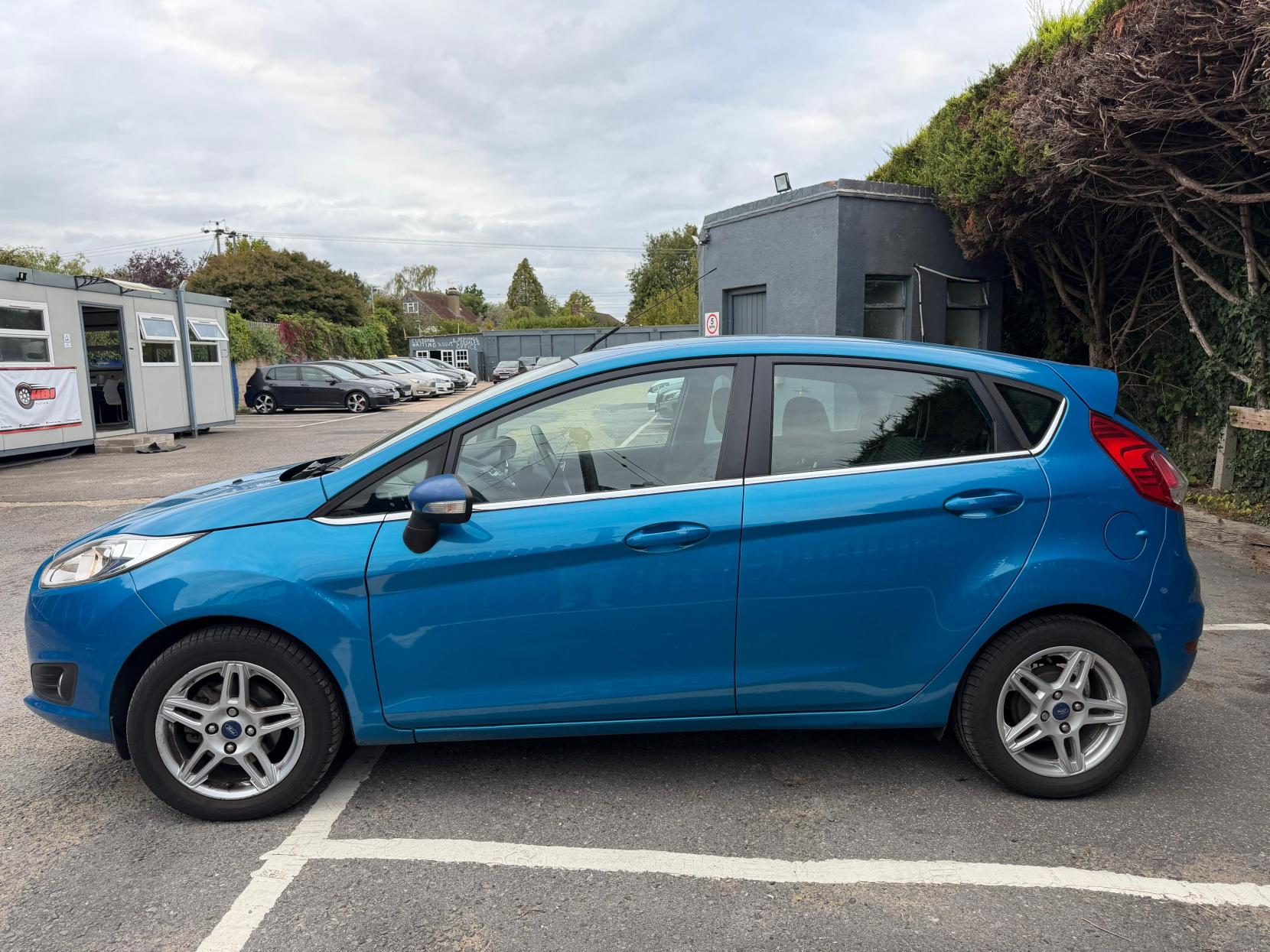 Ford Fiesta 1.0T EcoBoost Zetec Hatchback 5dr Petrol Manual Euro 5 (s/s) (100 ps)