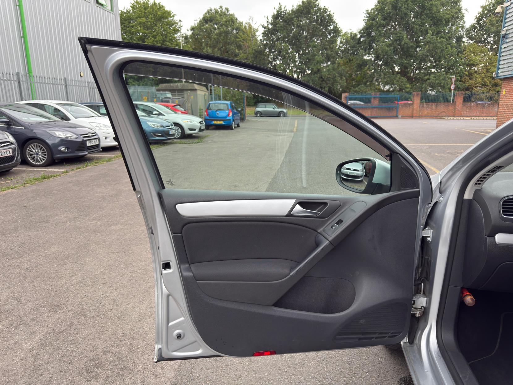 Volkswagen Golf 1.4 TSI Match Hatchback 5dr Petrol DSG Euro 5 (122 ps)