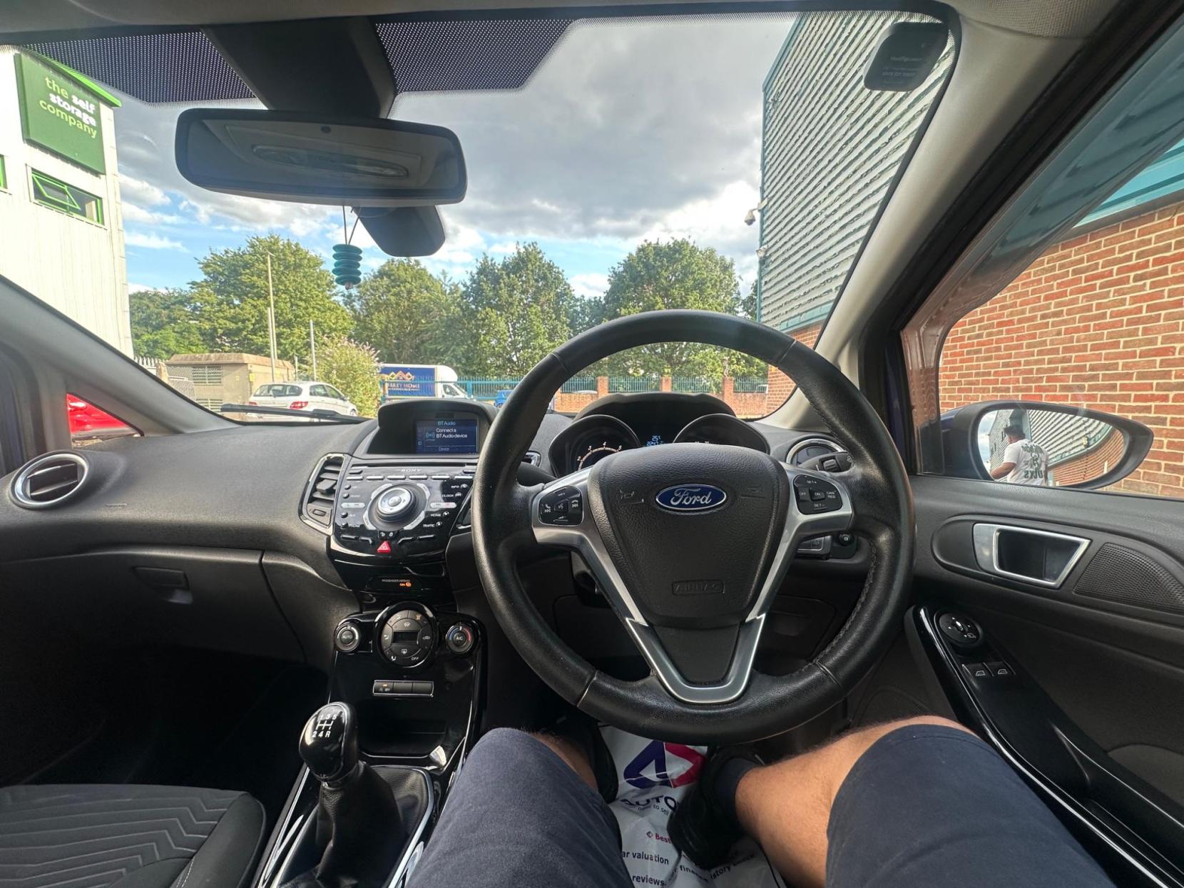 Ford Fiesta 1.0T EcoBoost Titanium Euro 5 (s/s) 3dr