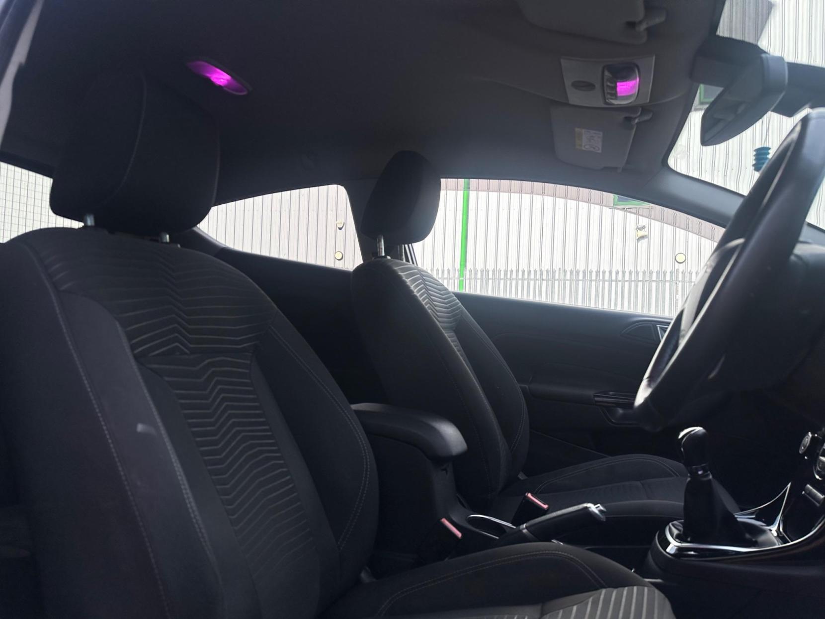 Ford Fiesta 1.0T EcoBoost Titanium Euro 5 (s/s) 3dr