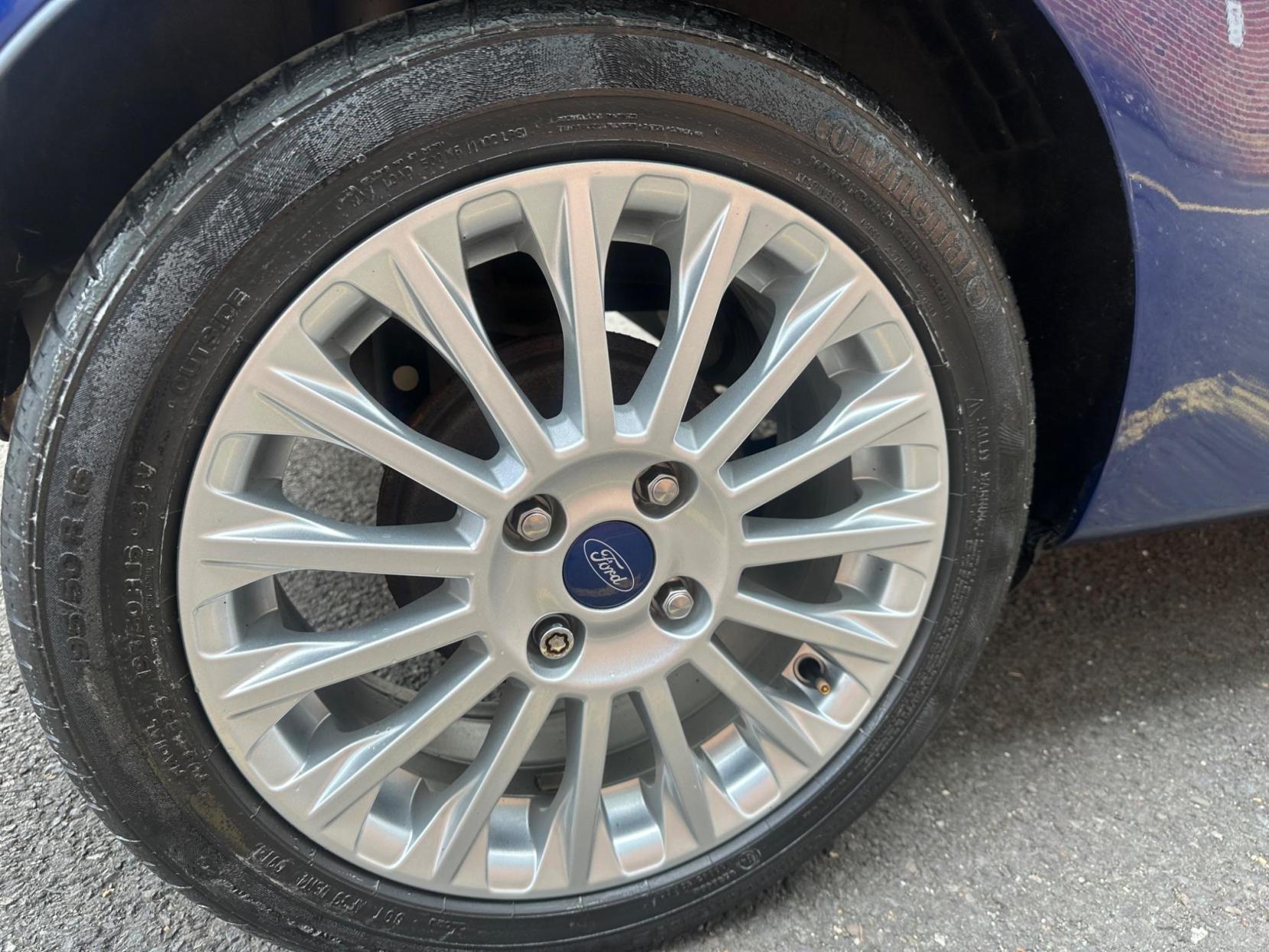 Ford Fiesta 1.0T EcoBoost Titanium Euro 5 (s/s) 3dr