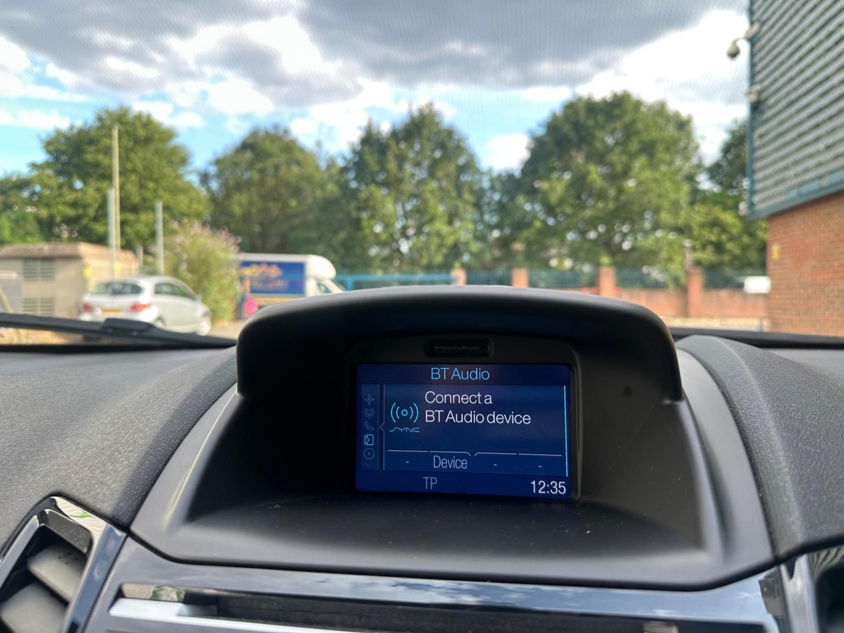 Ford Fiesta 1.0T EcoBoost Titanium Euro 5 (s/s) 3dr
